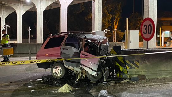 Adana'da korkunç kaza: Beton bariyere çarptı