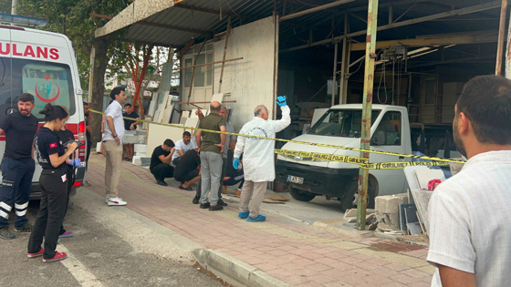 Antalya'da feci iş kazası: Mermerin altında kalan 2 çocuk annesi yaşamını yitirdi