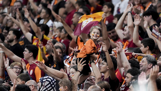 Galatasaray taraftarından Dursun Özbek'e tepki: Herkes bir ağızdan söyledi