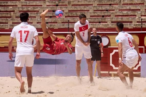 Ama olmaz ki böyle de yapılmaz ki: Milli takım kumda 26 gol yemez ki! - Fotoğraf: 4