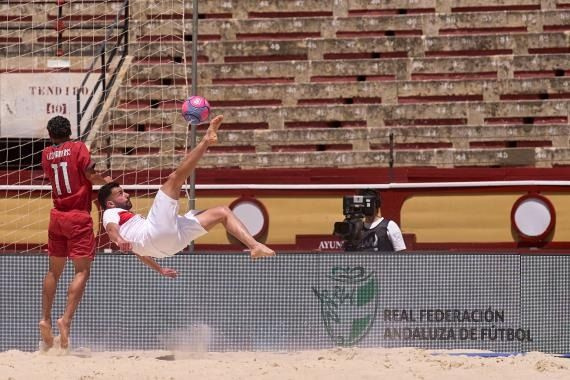 Ama olmaz ki böyle de yapılmaz ki: Milli takım kumda 26 gol yemez ki! - Fotoğraf: 3
