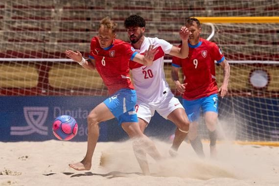 Ama olmaz ki böyle de yapılmaz ki: Milli takım kumda 26 gol yemez ki! - Fotoğraf: 6