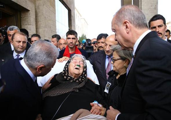 Hasan Celal Güzel için TBMM'de tören...Annesi sedyeyle getirildi - Resim : 2