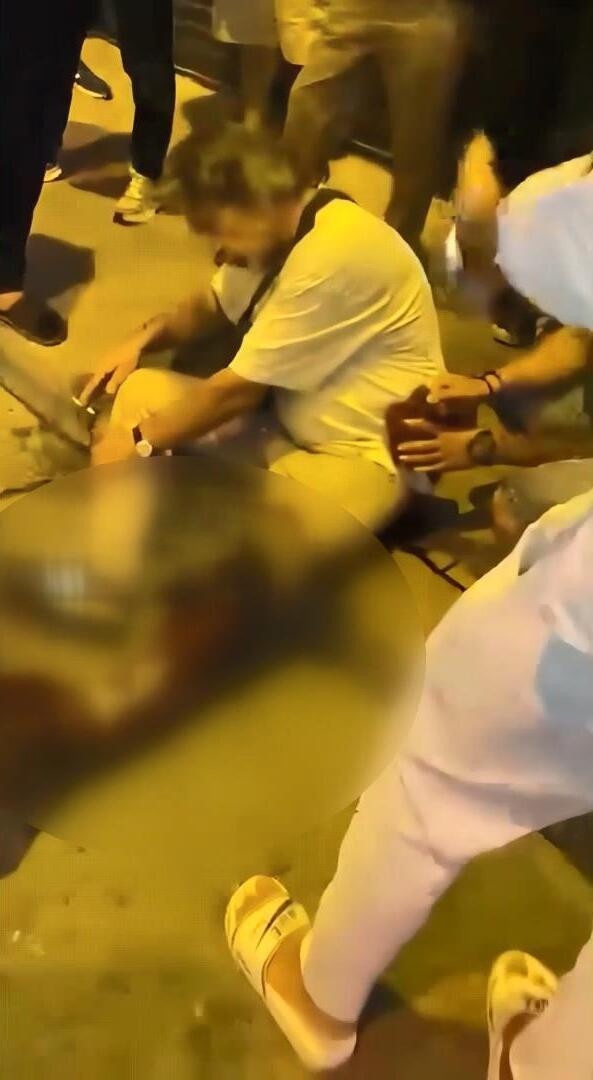 Beyoğlu'ndaki "Pitbull'unu tut" kavgasının görüntüleri ortaya çıktı! Birden fırlayıp zavallı köpeğe saldırdı - Resim : 5
