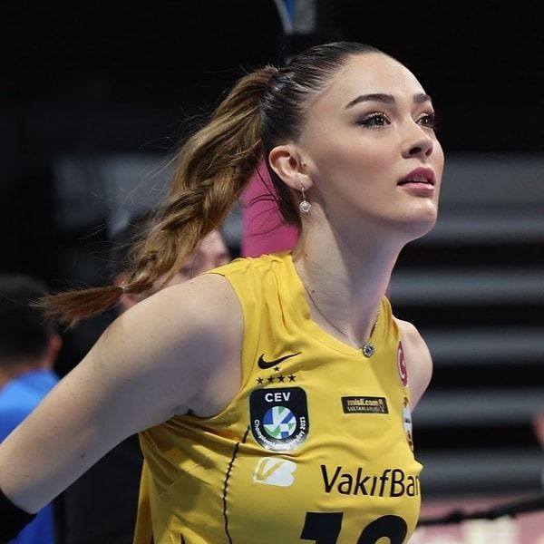VakıfBank resmen açıkladı: Ne yapacak şimdi Zehra Güneş! - Fotoğraf: 1
