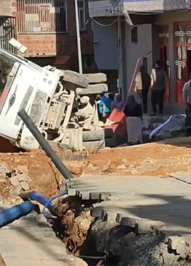 Sokakta oyun oynuyordu! Freni boşalan kamyon 6 yaşındaki Zeynep'i hayattan kopardı - Resim : 1