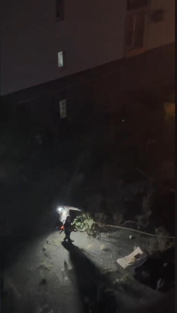 Hırsızlık için girdikleri binada ceset buldular! - Resim : 1