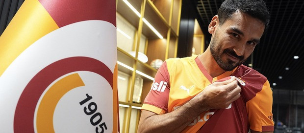 Galatasaray'da flaş karar: Kaptanlığı alınacak yollar ayrılacak! - Fotoğraf: 7