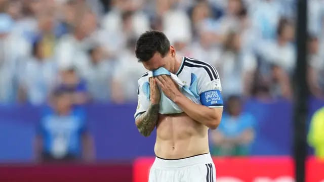 Dünya bunu konuşuyor: Messi neden ağladı - Resim : 2