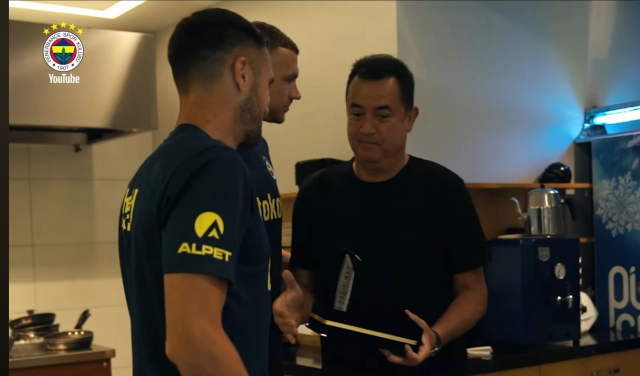 Fenerbahçe taraftarı tepki göstermişti: Aziz Yıldırım izin vermedi - Fotoğraf: 9