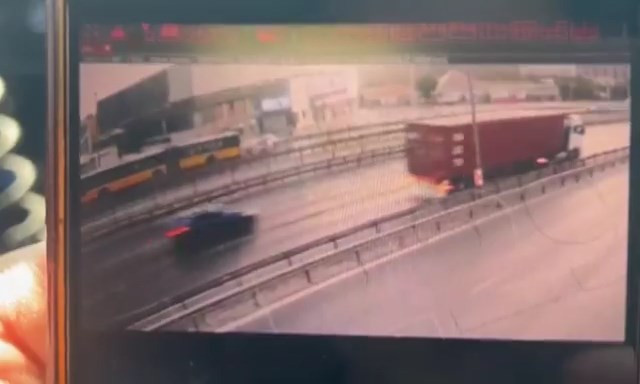 Üç kişi feci şekilde can vermişti: Otomobilin İETT'ye son sürat çarptığı anlar ortaya çıktı - Resim : 4
