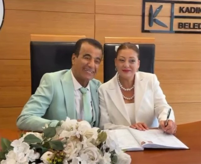 Yunus Bülbül 71 yaşında Kadıköy'de imzayı attı - Resim : 1