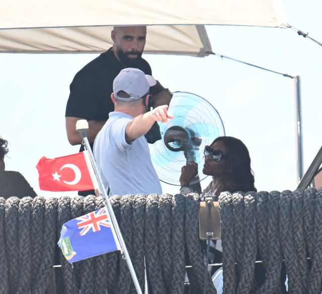 Dünyaca ünlü model Bodrum sokaklarında! Mağaza mağaza gezip alışveriş yaptı - Fotoğraf: 5