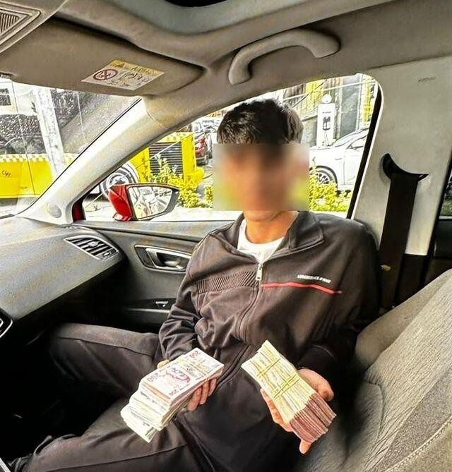 İstanbul'da güpegündüz yol keserek 46 milyonluk altını gasbettiler! Çaldıkları paralarla poz vermişler - Resim : 6