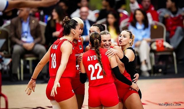 Kalbimiz sizinle kızlar: Filenin Sultanları sahnede işte maç programı - Fotoğraf: 3