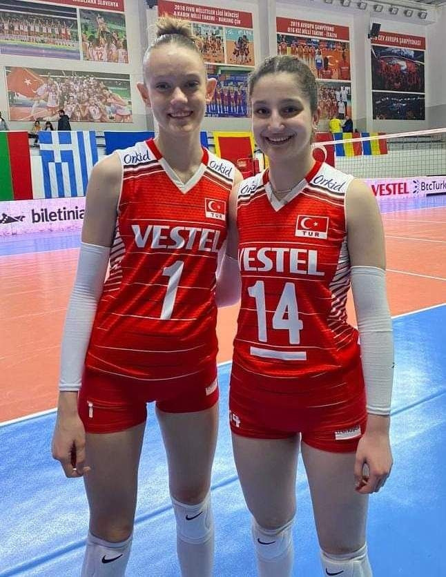 Yaşı 16 boyu 1.96 artık o da Filenin Sultanı: Kimdir bu Aylin Uysalcan? - Fotoğraf: 10