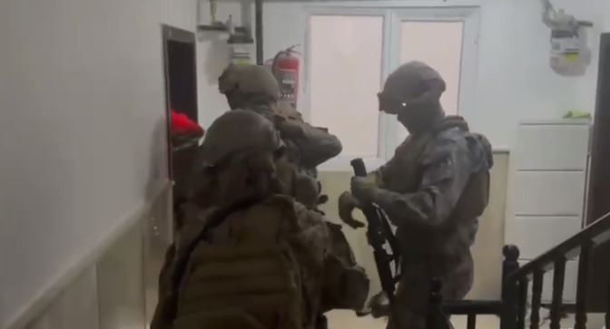 NATO öncesi çok sayıda ilde operasyon: Akademisyenler de gözaltında - Resim : 1