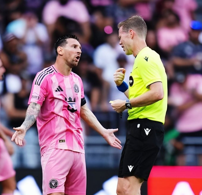 Dünya Arjantin Yeşil Burun maçındaki skandalları konuşuyor: Messi elenmesin diye mi? - Resim : 2