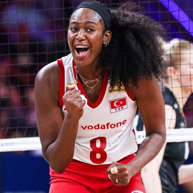 Ne yapıyorsun Melissa! Sinead Jack Kisal'dan İstiklal Marşı açıklaması: Ben Türküm! - Fotoğraf: 6