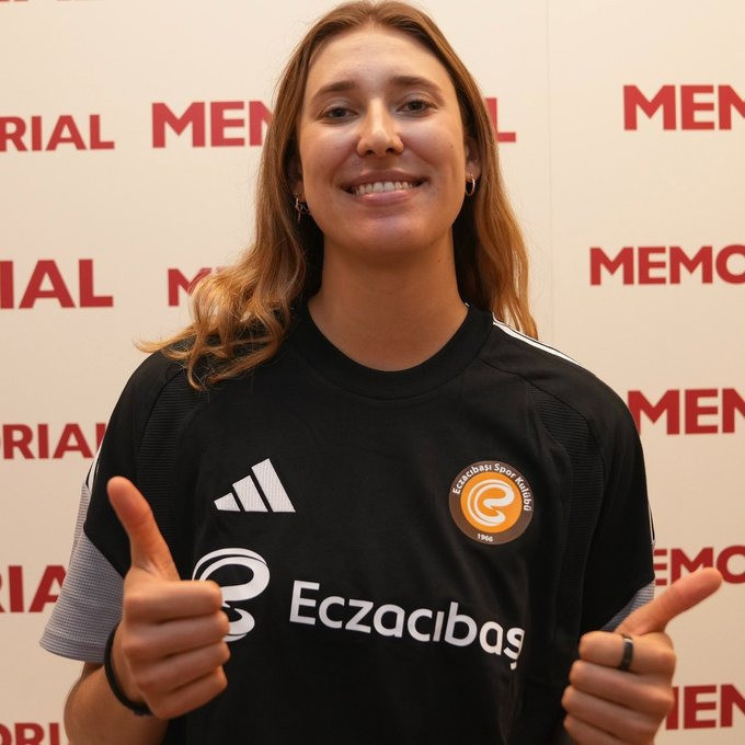 Zehra Güneş'in 16 yaşındaki 1.96'lık veliahtı nefes kesti: Ezel Balık İzmir'den geçti - Fotoğraf: 6