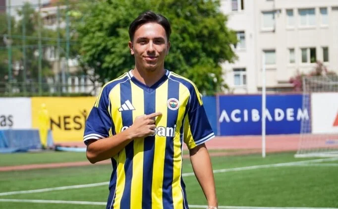Galatasaray'dan Fenerbahçe'ye gitti: İlk hareketi olay oldu - Resim : 1