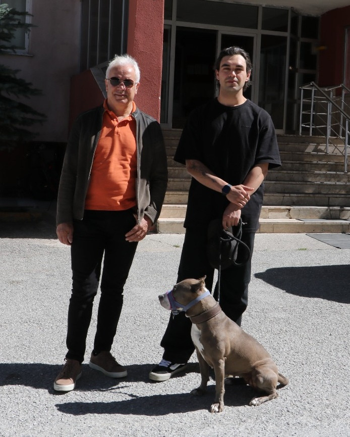 Kaymakam köpeğe tekme attı, koruması silah doğrulttu iddiası: Soruşturma başlatıldı - Resim : 1