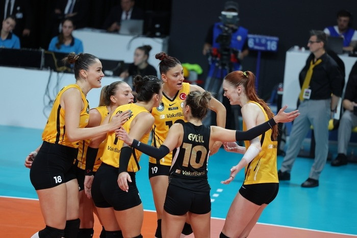 Cansu Özbay: Belki bir süre ara vermem gerekir! - Fotoğraf: 4