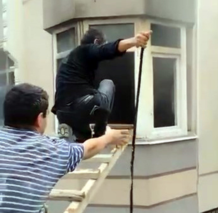 istanbul-avcilarda-dairedeki-yangina-in-912468-271115.jpg