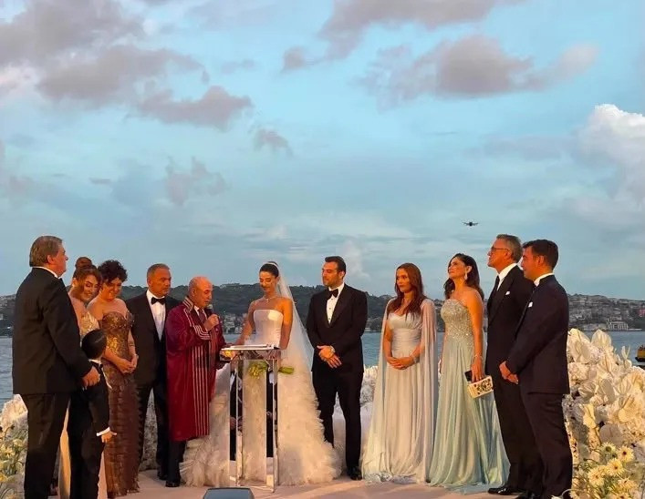 Serdal Adalı'nın oğlu boşandı! 2 yıllık evlilik 5 dakikada bitti - Resim : 1