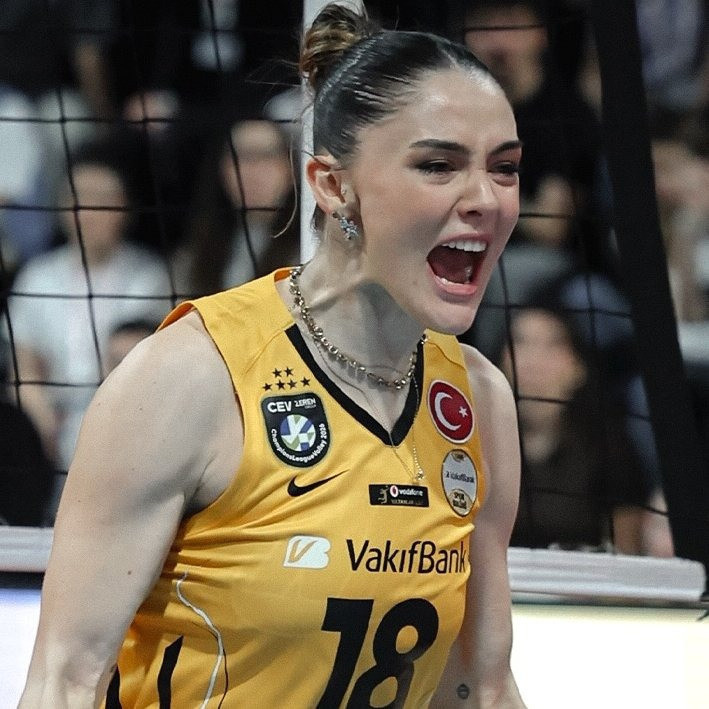 Zehra Güneş ateşledi Ebrar Karakurt direnemedi: Nefes kesen son! - Fotoğraf: 7