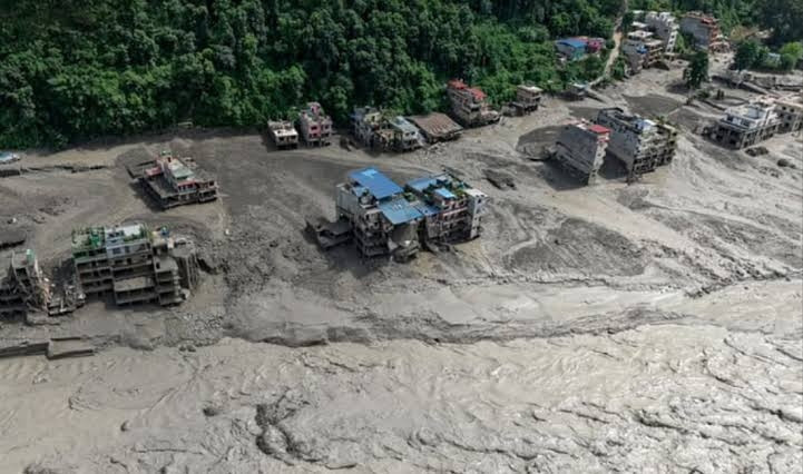 Nepal'de selde can kaybı 734'e çıktı: HES'ler mezar oldu işçiler tünellerde mahsur - Fotoğraf: 19