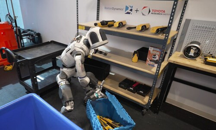 Kore'li otomotiv devi 25 bin robot işçiyi fabrikasına yerleştiriyor - Resim : 5