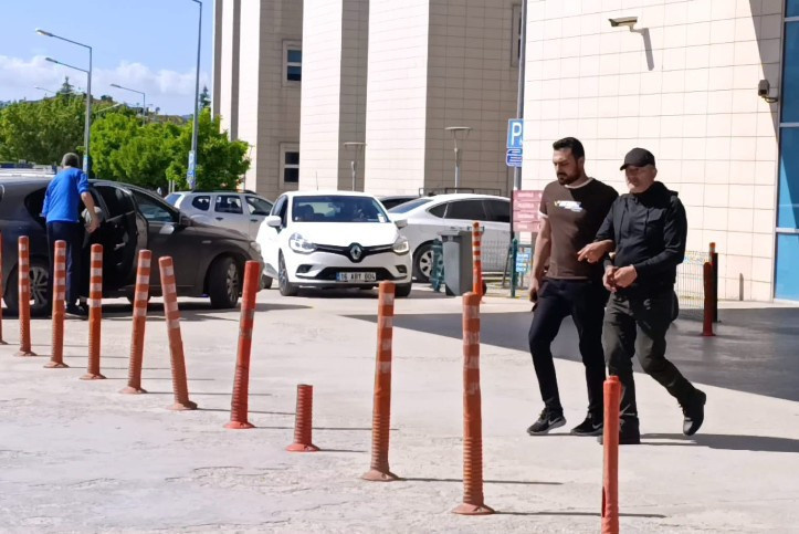 Eski eşinin evini ateşe verdi! Saldırgan erkek gözaltına alındı - Resim : 5