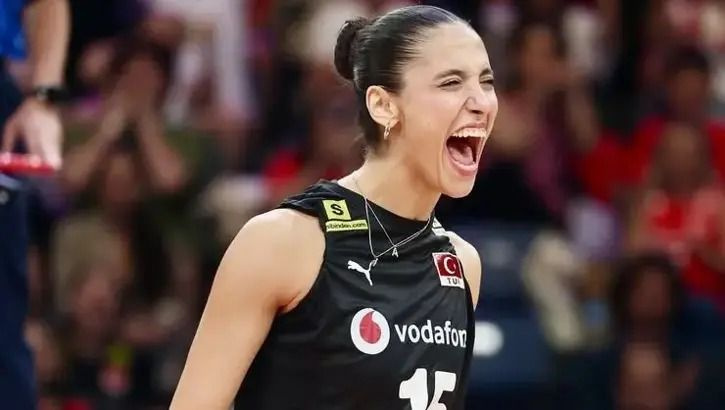 İşte Filenin Sultanları'nın zafer pozu: Sahne sizin kızlar sıra İtalya'da - Fotoğraf: 3