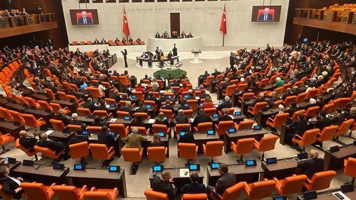 Özgür Özel'in yeni partisi hazine yardımı alacak mı? Partinin finansmanı için tek bir yol var - Resim : 1