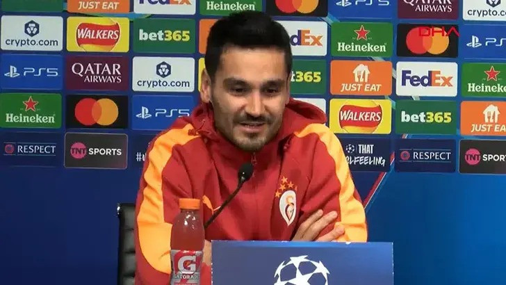 Galatasaray'da flaş karar: Kaptanlığı alınacak yollar ayrılacak! - Fotoğraf: 8