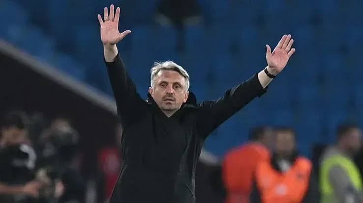 İmzayı atar atmaz 1 saat sonra sahaya çıktı - Resim : 1