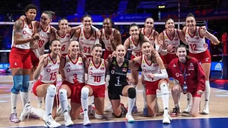 Filenin Sultanları'nın kadrosu belli oldu: Santarelli 14 kişilik kadroya 9 ismi almadı - Fotoğraf: 14