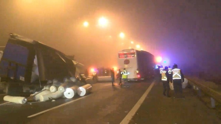 İstanbul'da Korkunç Kaza! Otobüsle TIR Çarpıştı