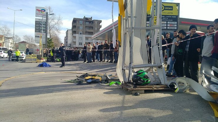 Kazada Sürüklendi, Kaldırımda Yürüyen Yayayı öldürdü