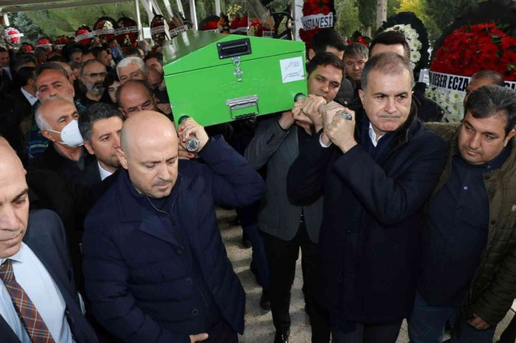 Son Dakika | Fon vurguncusu AKP'li bürokrat Ömer Çelik'le Bodrum tatili yapmış! YENİ Parti iddia etti - Resim : 1