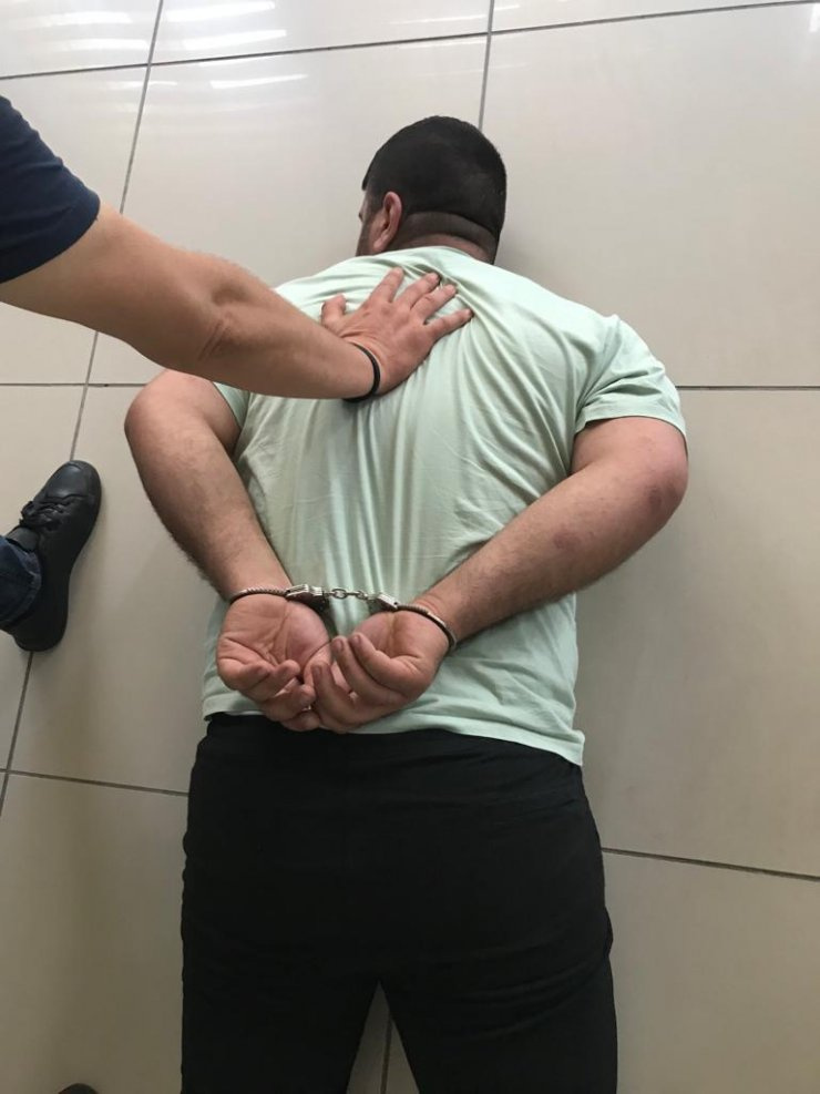 Durakta Oturan Trans Bireyi Taciz Eden 7 Kişi Yakalandı