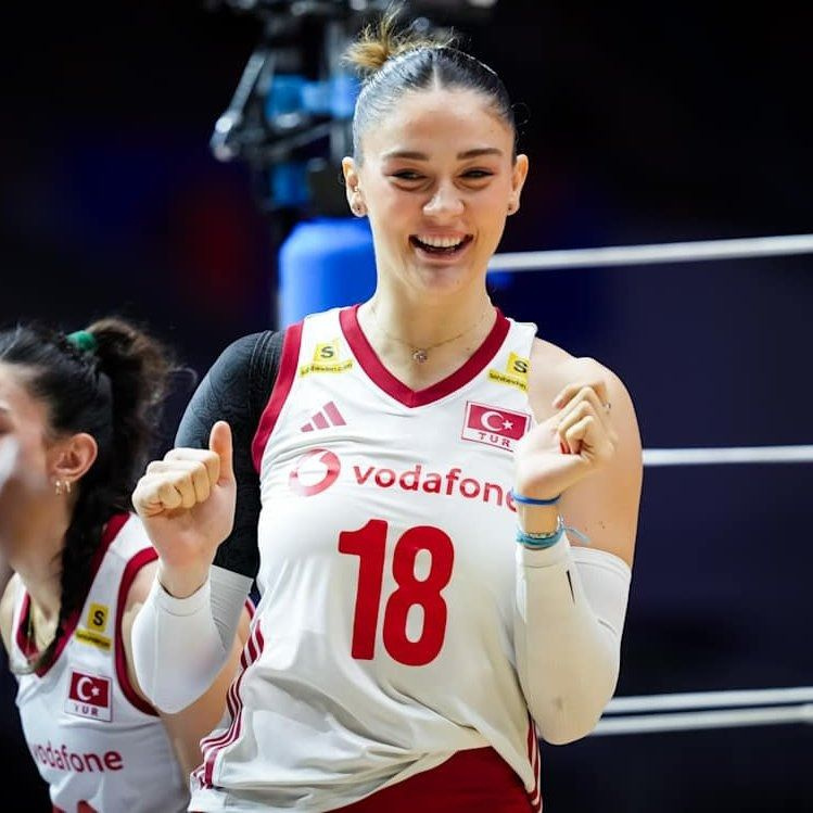Polonya'yı 3-1 yenen Filenin Sultanları'ndan kötü haber - Fotoğraf: 5