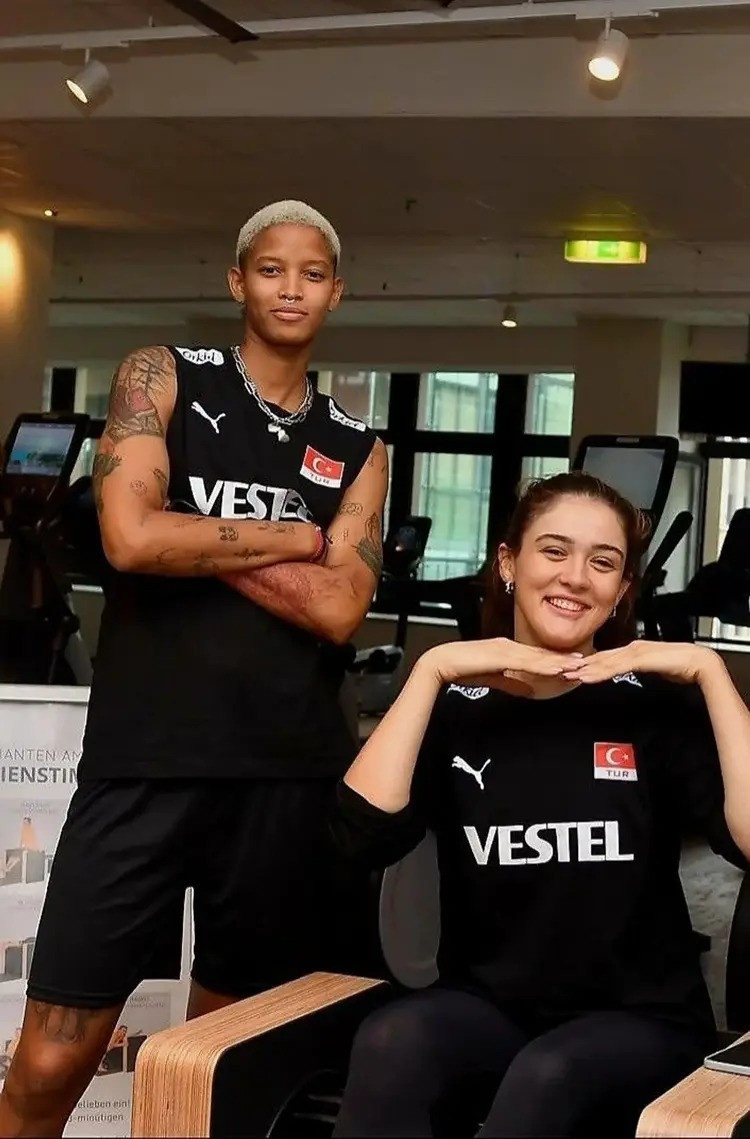 Melissa Vargas'ın ayrılık iddiası ortalığı karıştırdı: Ön sözleşme bile imzalamış! - Fotoğraf: 16