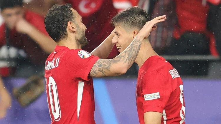 Milli takımın Paraguay 11'i belli oldu: Montella'dan çok önemli 2 karar - Fotoğraf: 9