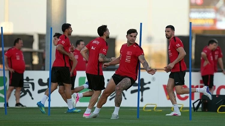 Milli takımın ilk 11'i belli oldu: Montella'dan Paraguay'a büyük sürpriz - Fotoğraf: 7