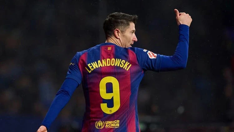 Sergen Yalçın ünlü oyuncuyu Beşiktaş'a aldırmamış: Bana ne abi Barcelona'da oynuyorsa! - Resim : 2