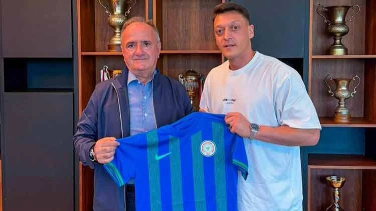 Alman milli Mesut Özil sonunda Türkiye'de muradına erdi: Ama tepki büyük oldu - Resim : 1