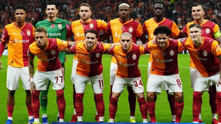 Galatasaray'da flaş karar: Kaptanlığı alınacak yollar ayrılacak! - Fotoğraf: 5
