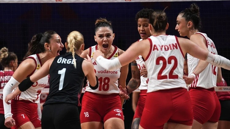 Filenin Sultanları'nı Ömer Koç yemekte ağırladı: Rahmi Koç'un primi dudak uçuklattı - Fotoğraf: 5